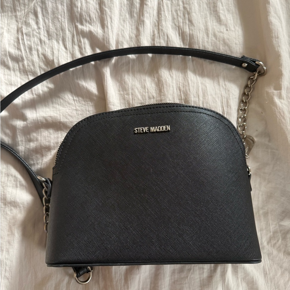 Steve Madden Sleek Black Crossbody Bag